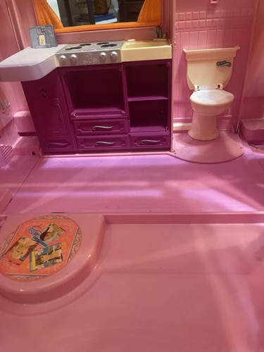 Barbie pink camper - camper, with